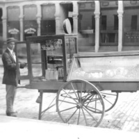 Popcorn vendor at Paris, Illinois