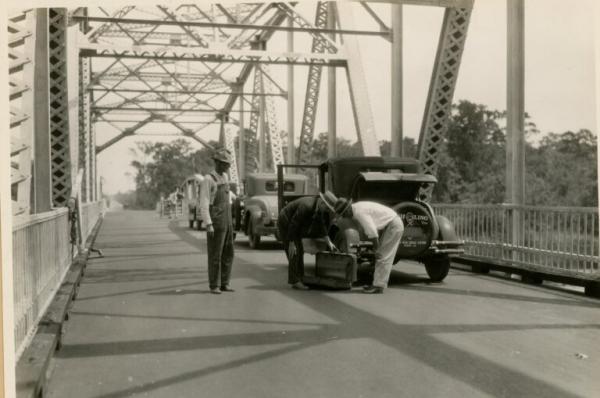 St. Mary’s River Bridge on U.S. 17 at Georgia. Florida State line. Cattle tick and Mediterranean fruit fly quarantine crew at work